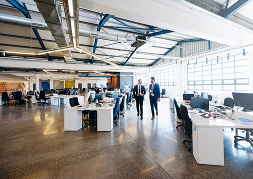 B Übermäßiger Lärm von Klima- und Lüftungsanlagen kann in Büroräumen die Produktivität beeinträchtigen.