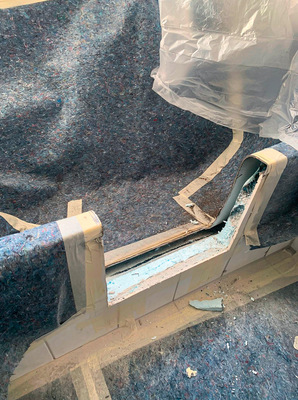 4. Ausschnitt säubern und prüfen.