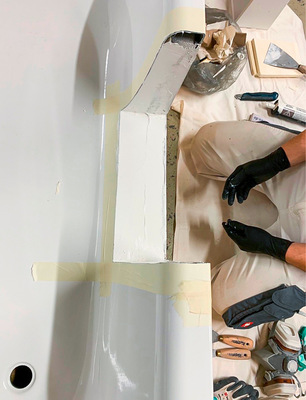 6. Ausschnitt mit ­Polymerkleber dauerhaft ­abdichten.