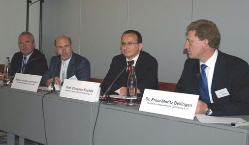 Alle zwei Jahre bieten IWO und ZVSHK dem Themenkomplex Ölheizung in einer gemeinsamen Veranstaltung eine bundesweite Plattform