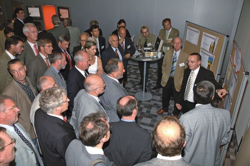 Lambert Lucks (r.) Leiter Technik des IWO freute sich über großes Interesse an den Feldversuchen mit biogenen Anteilen im Heizöl der Zukunft