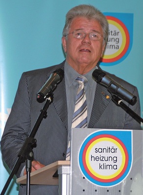 Landesinnungsmeister Werner Obermeier nahm den Gesetzgeber sowie Marktpartner aus Fachhandel und Industrie aufs Korn