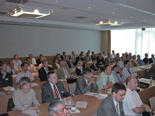 Bild 1 Mehr als 70 Teilnehmer waren am 14. Juni 2007 nach Hamburg zum ersten Klima-Tag des FGK ­gekommen. Diese Veranstaltung soll sich als feste Informa­tions- und Kommunikationsplattform der Branche etablieren