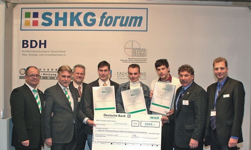 Die drei besten Auszubildenden im Land Brandenburg wurden durch das Team von Wilo-Verkaufsleiter Udo Kunz mit dem 3000 Euro dotierten Wilo-Förderpreis Ost ausgezeichnet
