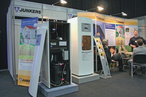 Es wäre ein Leichtes, COP und JAZ direkt im Regelgerät der Wärmepumpe zu erfassen und zu dokumentieren. Staatliche Förder­geber wünschen sich einen etwas professionelleren Leistungsnachweis