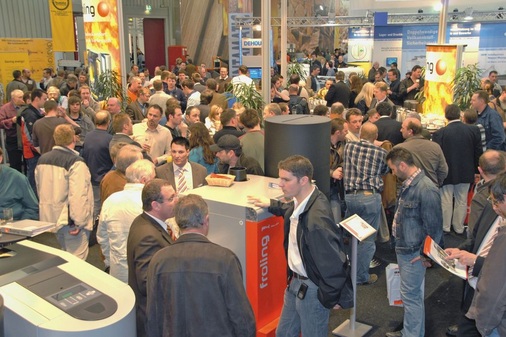 Festbrennstoffe stehen auch weiterhin im Mittelpunkt: Der Stand des ­österreichischen Herstellers Fröling verzeichnete einen „regelrechten ­Ansturm“