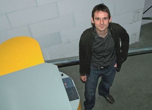 Als Anschauungsobjekt für seine Kunden hat Irrgang im eigenen Betrieb einen Pelletkessel installiert. Die 20 kW-Anlage heizt das 180 m² große Bürogebäude