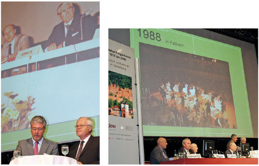 1978 – 2008: Retrospektive über 30 Jahre bundesweites ErdgasforumReinhard Schüler (l.) und Bruno Schliefke moderierten eine 30-minütige Show durch die Erdgasgeschichte. Bei der unterhaltsamen Präsentation wurde stichpunktartig an jedes der vergangenen 15. Erdgasforen erinnert. Auf der Leinwand oben links zu sehen: Michael von Bock und Polach als junger Hauptgeschäftsführer und der damalige ZVSHK-Präsident Heinz Schmalen