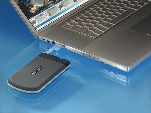 Klein, handlich, praktisch: USB-Festplatten machen die Datensicherung am Einzelarbeitsplatz zum Kinderspiel