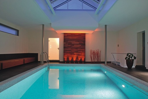 Das Wasser in Schwimm- und Badebecken ist bedingt durch die im Wasser gelösten Gase und Salze stark korrosiv