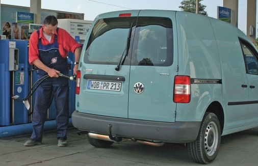 Der Kauf von 20 neuen Erdgasfahrzeugen soll mit einem Tank-Bonus von jeweils 500 Euro gefördert werden