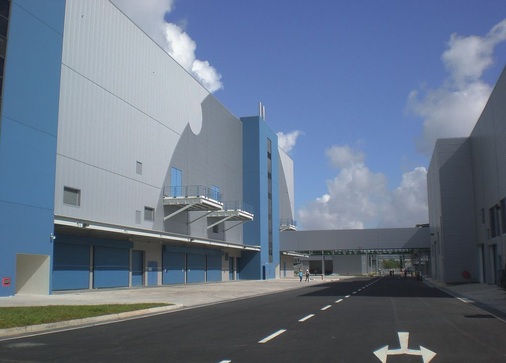 Neues Werk zur Herstellung von 300-mm-Wafern von Samsung Electronics und Siltronic in Singapur. Bis 2010 soll das Joint Venture eine Kapazität von monatlich rund 300 000 Wafern erreichen