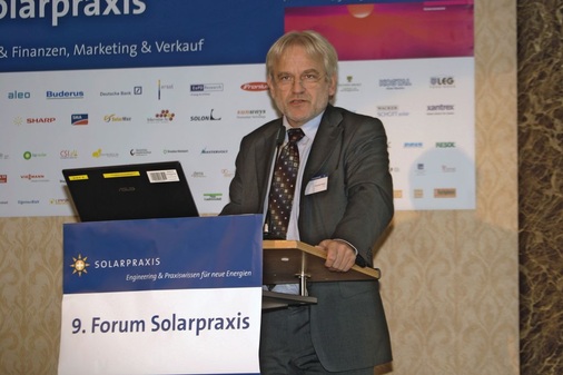 KfW-Direktor Christof Stein: Trotz Finanzkrise werde die KfW ihre Finanzierung auch 2009 fortsetzen, allerdings neu strukturiert. Dies betrifft auch das Erneuerbare-Energien-Programm