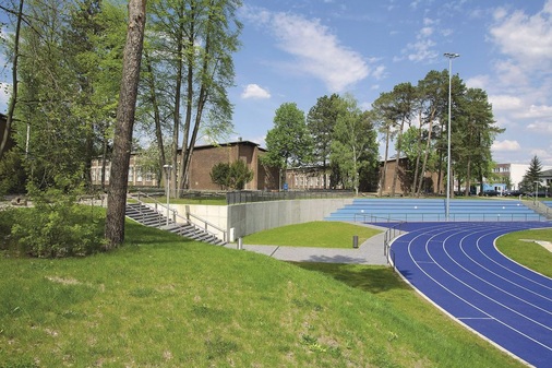 Die Randflächen des neuen Stadions werden aus der Zisterne bewässert