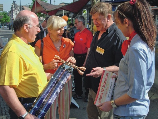 Vor allem für Handwerksbetriebe ist der direkte Kundenkontakt sehr wichtig. Mit einer Veranstaltung bei der „Woche der Sonne“ lässt sich ein attraktiver Erstkontakt herstellen