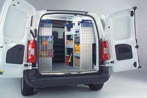 Mit Globelyst hat Sortimo auch für den Peugeot Partner die passende Fahrzeugeinrichtung konfiguriert