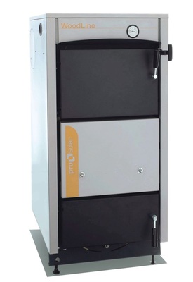 Mit Stückholzkesseln in zwei Varianten und Leistungen im Bereich von 17 bis 50 kW ergänzt Pro Solar das Sortiment für die Kombination von Holz und Solar