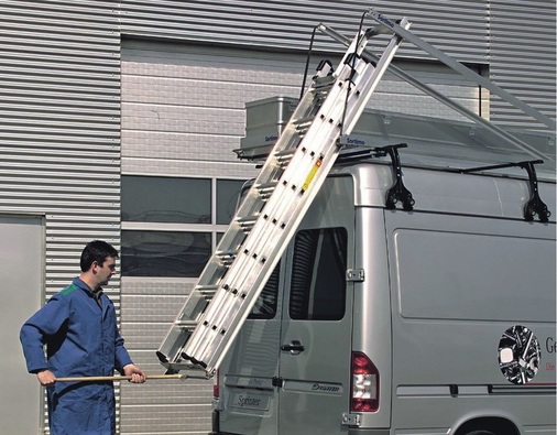 Das neue TopSystem von Sortimo kann unter anderem mit einem Materialcontainer sowie einem Tragschlitten für die Leiter erweitert werden