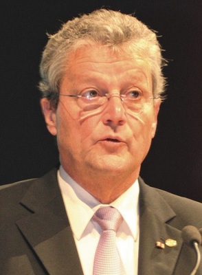 Vorsitzender Manfred Stather ­forderte die steuerliche Gleich­stellung von Handwerksleistungen mit haushaltsnahen Dienstleistungen. Solche können bis zu 20000 Euro steuerlich abgesetzt werden