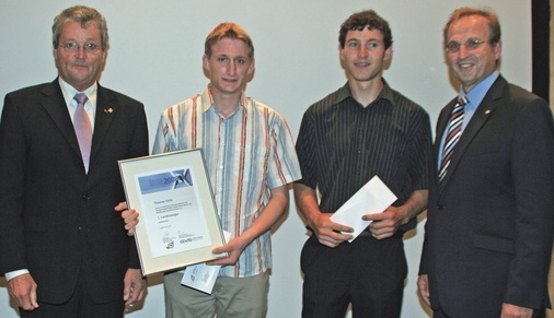Ehrung der Besten im Berufsnachwuchswettbewerb durch den Vorstandsvorsitzenden Stather und Hauptgeschäftsführer Dr. Klein: (v.l.) Thomas Volle und Ulrich Nesper