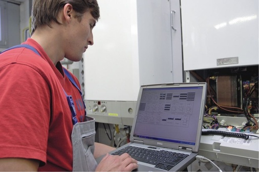 Nahezu alle Bildungseinrichtungen setzen in den Lehrgängen die EDV ein, häufig wird vom Teilnehmer erwartet, dass er ein Notebook als „Handwerkszeug“ mitbringt