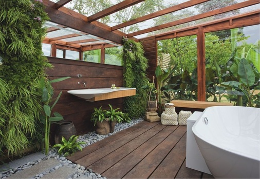 Der ganzheitliche Planungsansatz hat unmittelbar Auswirkungen auf die Badplanung und Materialmix. So kann ein Bad in der Richtung Green Bathroom aussehen.