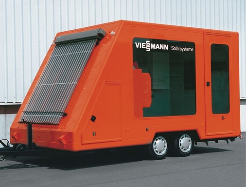 Auch die Info- und Solarmobile der Heiztechnikhersteller bieten Technik zum Anfassen vor Ort beim Fachhandwerker.
