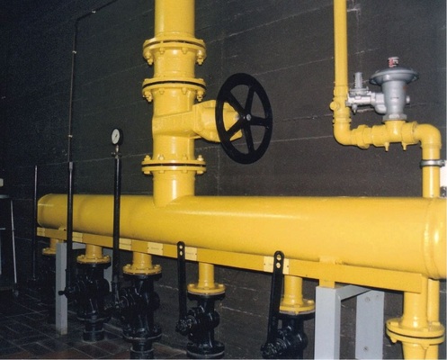 Mitteldruck-Gasleitungen werden einer kombinierten Belastungs- und Dichtheitsprüfung unterzogen.