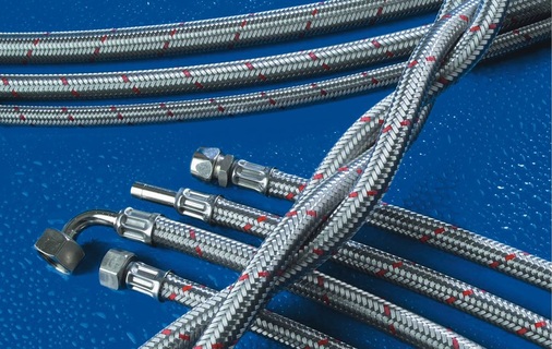 1 Schläuche und Schlauchleitungen haben als Bauteil in Trinkwasser-Installationen eine große ­Bedeutung.