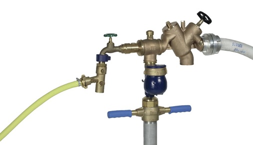 4 Vorschriftsmäßige Wasserversorgung mit Schläuchen.