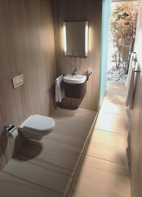 6 Die dezente ­Maserung des Sandsteins sorgt für interessante Farbspiele und lässt uns den ­warmen Sand ­förmlich spüren.