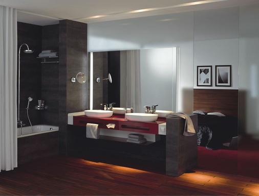 7 Rot als Akzent bringt Energie in Kompositionen der Naturwelt.