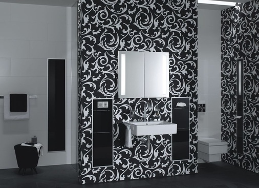 16 Florales Muster in schwarz-weiß für verspielte Eleganz.