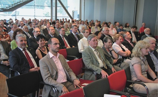 Bei hochsommerlichen Temperaturen führte der Fachverband seinen Verbandstag in Esslingen durch. Zur öffentlichen Mitgliederversammlung waren zahlreiche Persönlichkeiten aus Politik, Handel, Handwerk und Industrie erschienen.