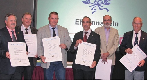 Mit der Ehrennadel des Fachverbandes wurden Hansjörg Zimmermann, Joachim Butz, Wolfgang Müller, Richard Wengert, Otto Ruppert und Karl Senner (v.l.) geehrt.
