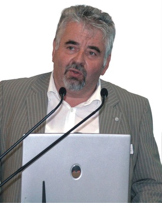 Vorstandsmitglied Klaus Weinmann hob in seiner Begrüßungsrede die Lösungsorientierung der Kunden hervor.