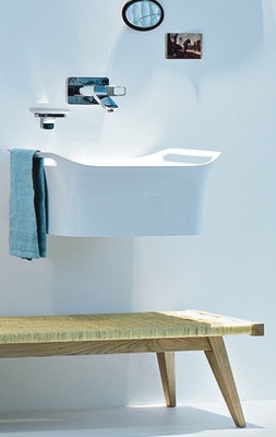 Einzelstück: ein wertvolles Möbelstück macht das ­Badezimmer direkt wohnlicher. - © Hansgrohe
