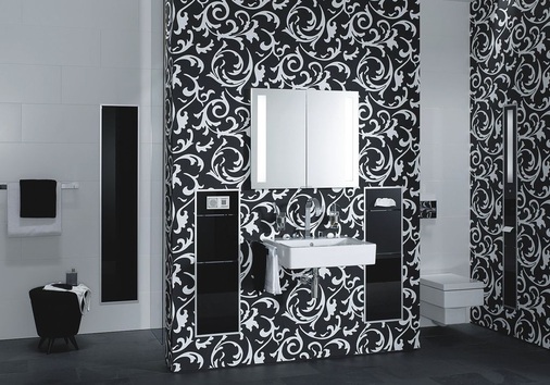 Tapete gefällig? In diesem von Emco initiierten Badezimmer stehen ­Ornamente und Muster im Blickpunkt. - © Emco
