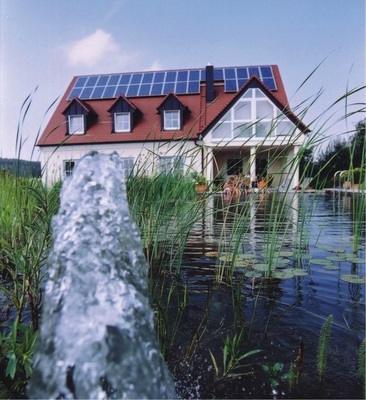 Auch 2010 werden vor allem private Haushalte Photovoltaikanlagen nachfragen. - © BSW-Solar
