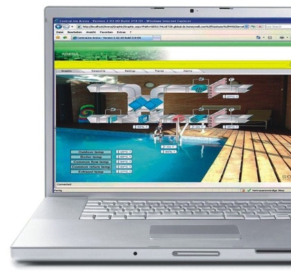 Sowohl für den lokalen als auch für den Fernzugriff wurde die Arena-Software auf einem Touch-Panel PC installiert.