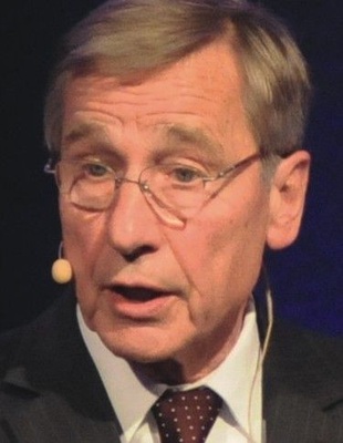 Ex-NRW-Ministerpräsident und Festredner Wolfgang Clement nahm in seinen humorvoll vorge­tragenen Ausführungen auch die Unzulänglichkeiten der Politik aufs Korn.