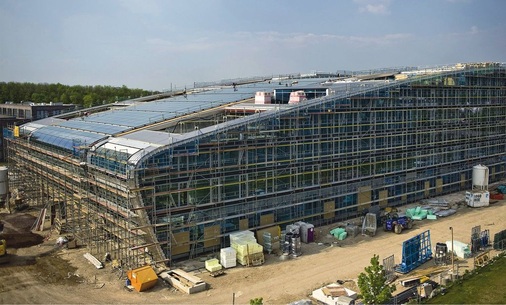Schon äußerlich hebt sich das Kameha Grand Bonn mit seiner spektakulären Architektur in Form einer Ellipse von herkömm­lichen Hotels ab.