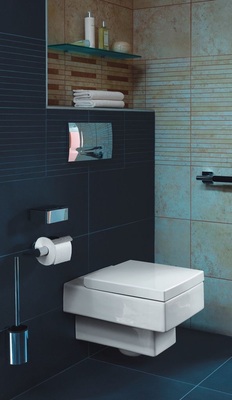Flexible Vorwandtechnik in Kombination mit modernen Betätigungsplatten ergibt eine perfekte Sanitärraumgestaltung.