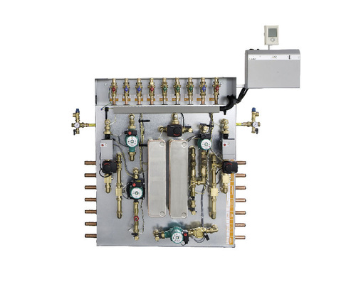 Das Energy-Modul mit anschlussfertig vormontierter

Hydraulik sorgt in Verbindung mit dem Basisregler

für solare Deckungsgrade bis über 50 %.