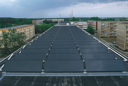 Große Solaranlagen zur Trinkwassererwärmung sind auch unter betriebswirtschaflichen Aspekten interessant.