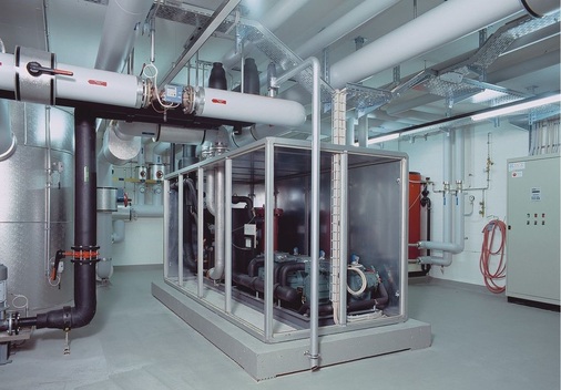 Großwärmepumpe für Heiz- und Kühlbetrieb bis 1500 kW.