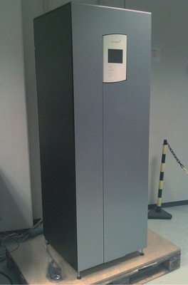 Der Wechselrichterhersteller Voltwerk bietet mit seiner VS 5 Hybrid-Station ein batteriegestütztes Wechselrichtersystem auf Li-Ion-Basis an.