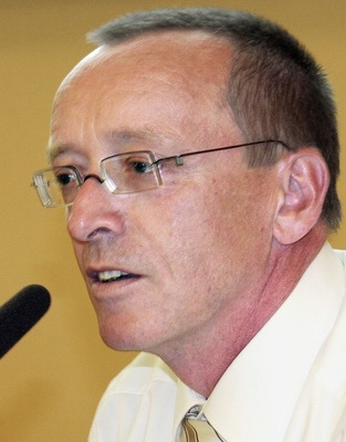 Lambert Lucks (IWO) zu neuen Anforderungen an Tankanlagen im Bestand: „Der Entwurf der VAUwS bedarf einer technischen Konkretisierung. Was trägt einerseits dem Bestandsschutz Rechnung? Was lässt sich mit wirtschaftlich vertretbarem Aufwand an neuer Technik fordern?“