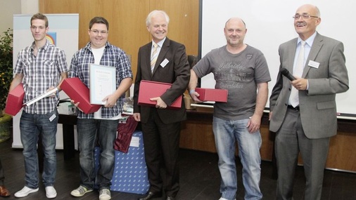 Ehrung der Prüfungsbesten im SHK-Handwerk (v.l.): Marcel Burgard, Martin Meichel, Dr. Peter Missal, Werner Schlinck, HGF Rainer Lunk.