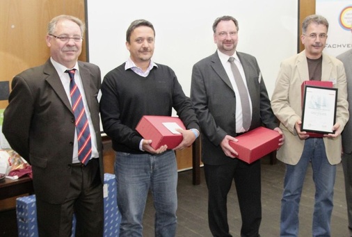 Auszeichnung zum Ausbildungsbetrieb des Jahres (v.l.): LIM Fritz Koch, Axel Kühner, IWO-Repräsentant Andreas Mahlberg und Thomas Kühner.